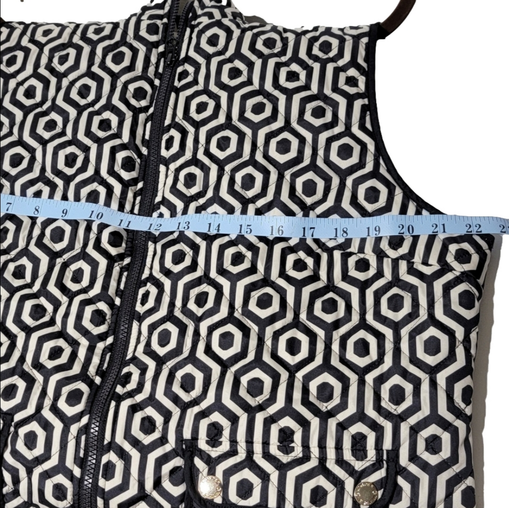 C.WONDER Quilted Vest, Cream And Black Hex Pattern In Size Large, EUC - Picture 7 of 8